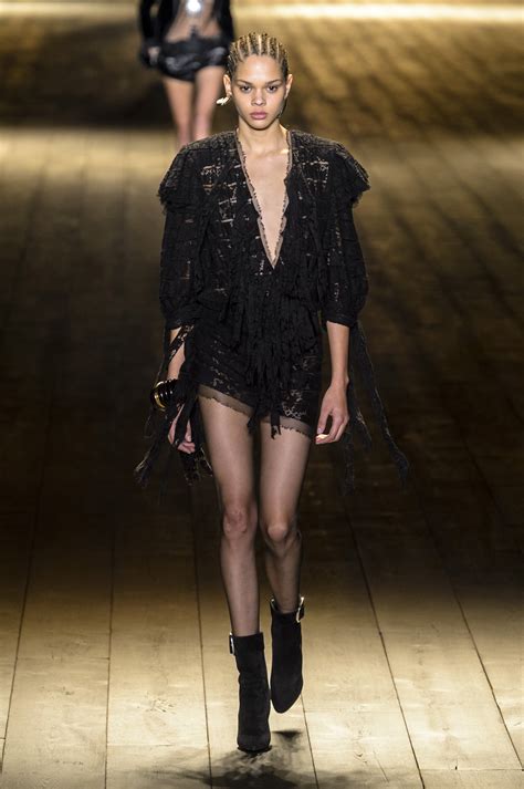 Défilé Saint Laurent Prêt à porter Automne